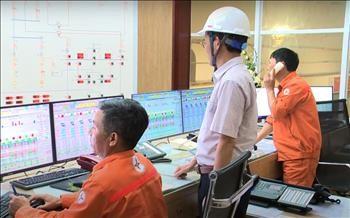 How does Hoa Binh Hydropower Plant ensure safety of national power system in Drought situation? 