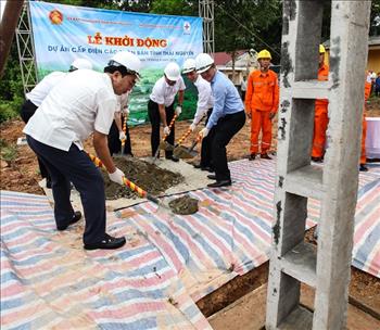 Launching the Project  of Power Supply from the National Grid for the Hamlets and Villages in Thai Nguyen Province 