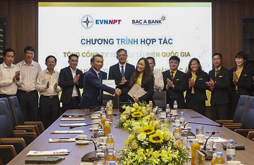 EVNNPT signs credit agreement for two power transmission projects