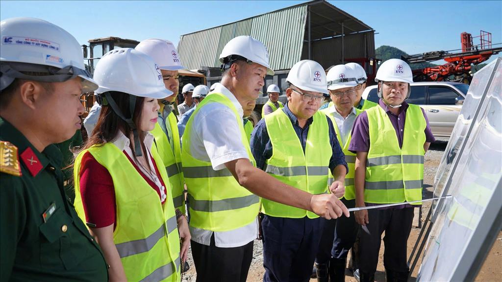 Bac Ai Pumped Storage Hydropower Plant Project: EVN Vice President Pham Hong Phuong inspects construction status
