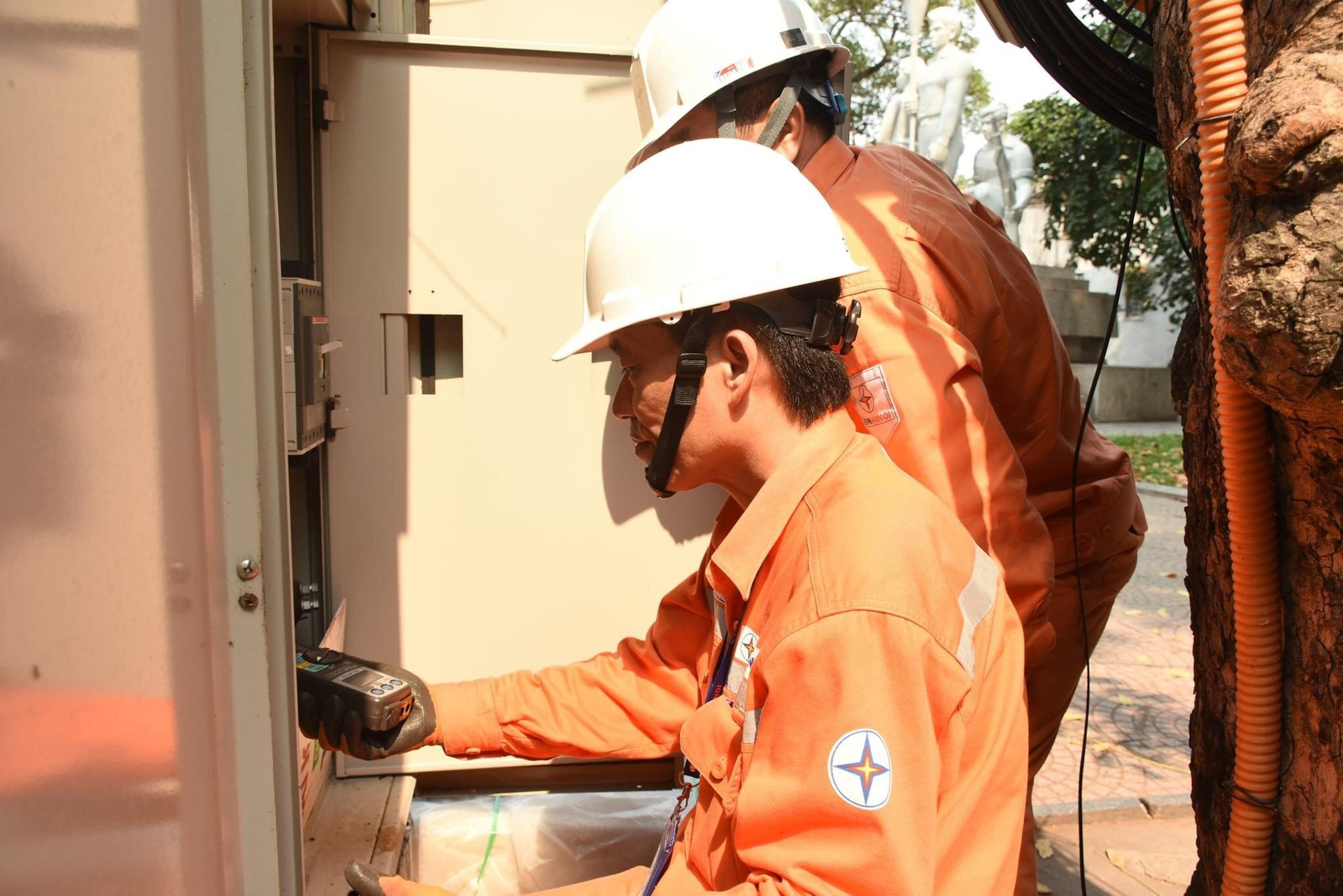 National power consumption increased, surpassing 1 billion kWh/day for ...